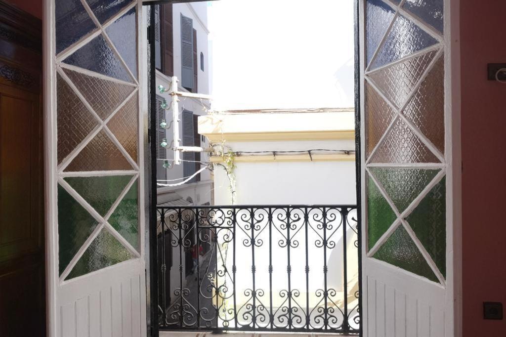 Center 2 * Tangier
